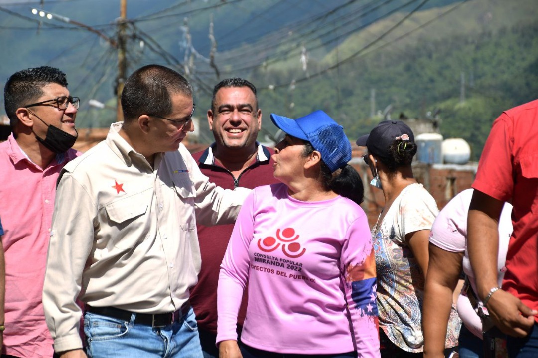 MinistroArreazaComunas