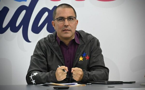 ArreazaMinistro