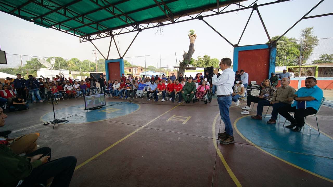 BarinainstalanGabineteComunal