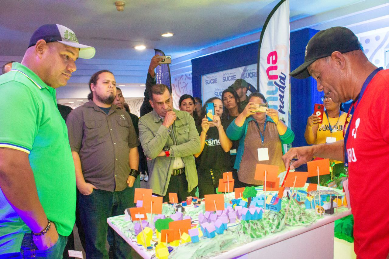 En Sucre exponen experiencias del Poder Popular