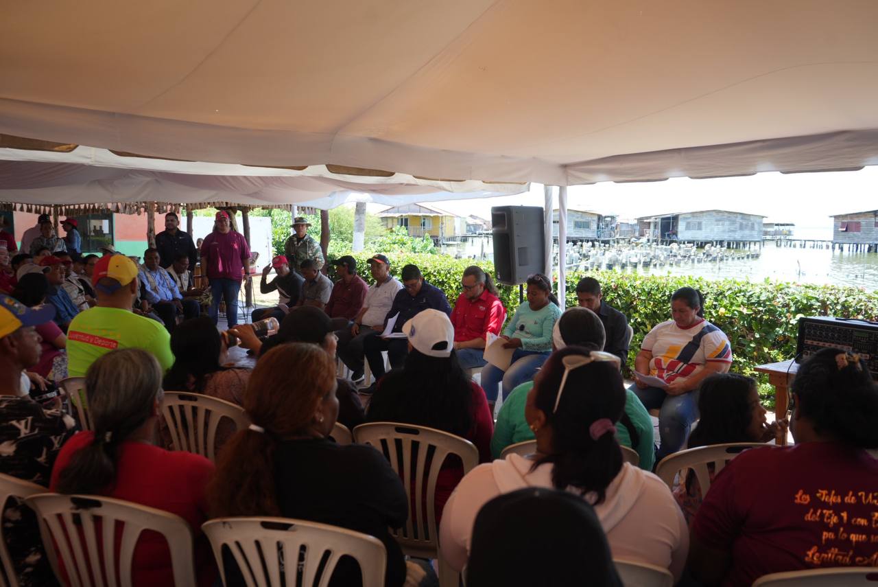 Comuna Añú estructura propuestas para atender situación del Lago de Macaraibo