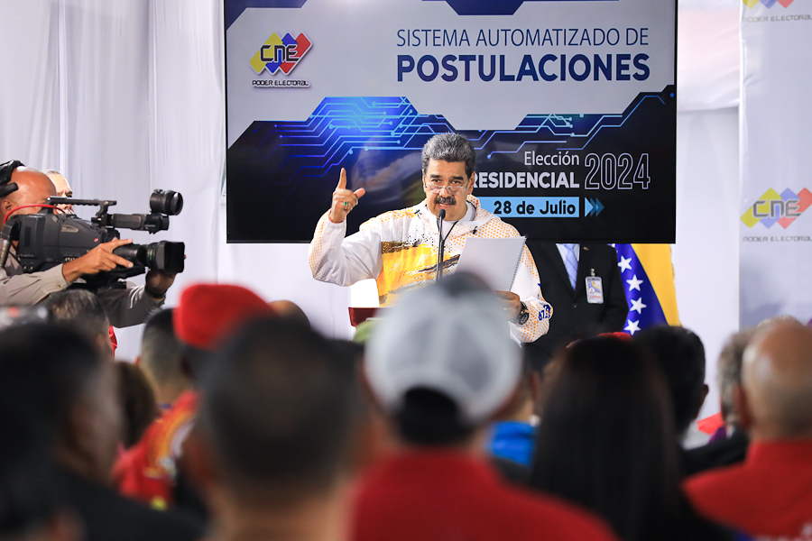 Presidente-Maduro-CNE-Postulación