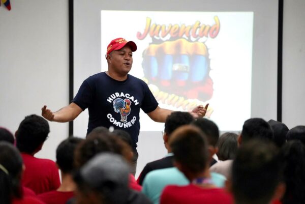 Ministro Prado anunció la creación de cinco escuelas de formación política “La Comuna es Joven”