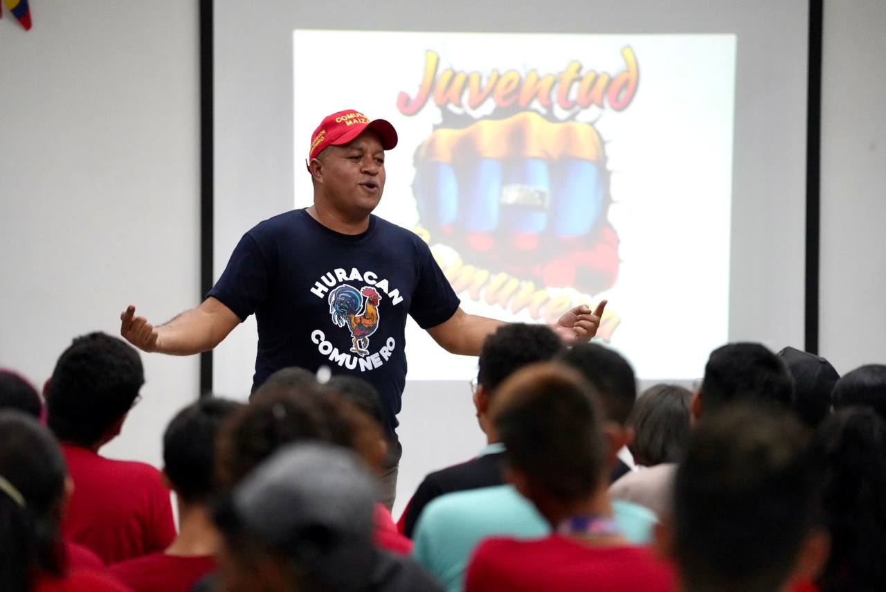 Ministro Prado anunció la creación de cinco escuelas de formación política “La Comuna es Joven”