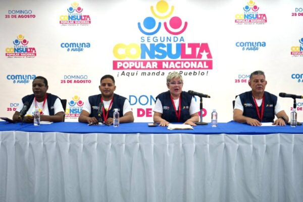 Rueda de prensa de l comisión promotora electoral