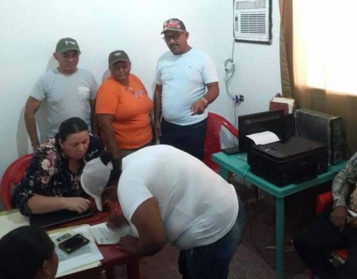 En el acto se llevó a cabo la firma de convenio de proyectos de electrificación del círculo comunal eje del Guasimo y maestro Hugo Chávez.