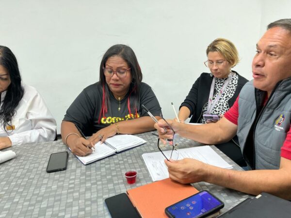 La reunión se llevó a cabo en la oficina regional del CNE en Valencia.