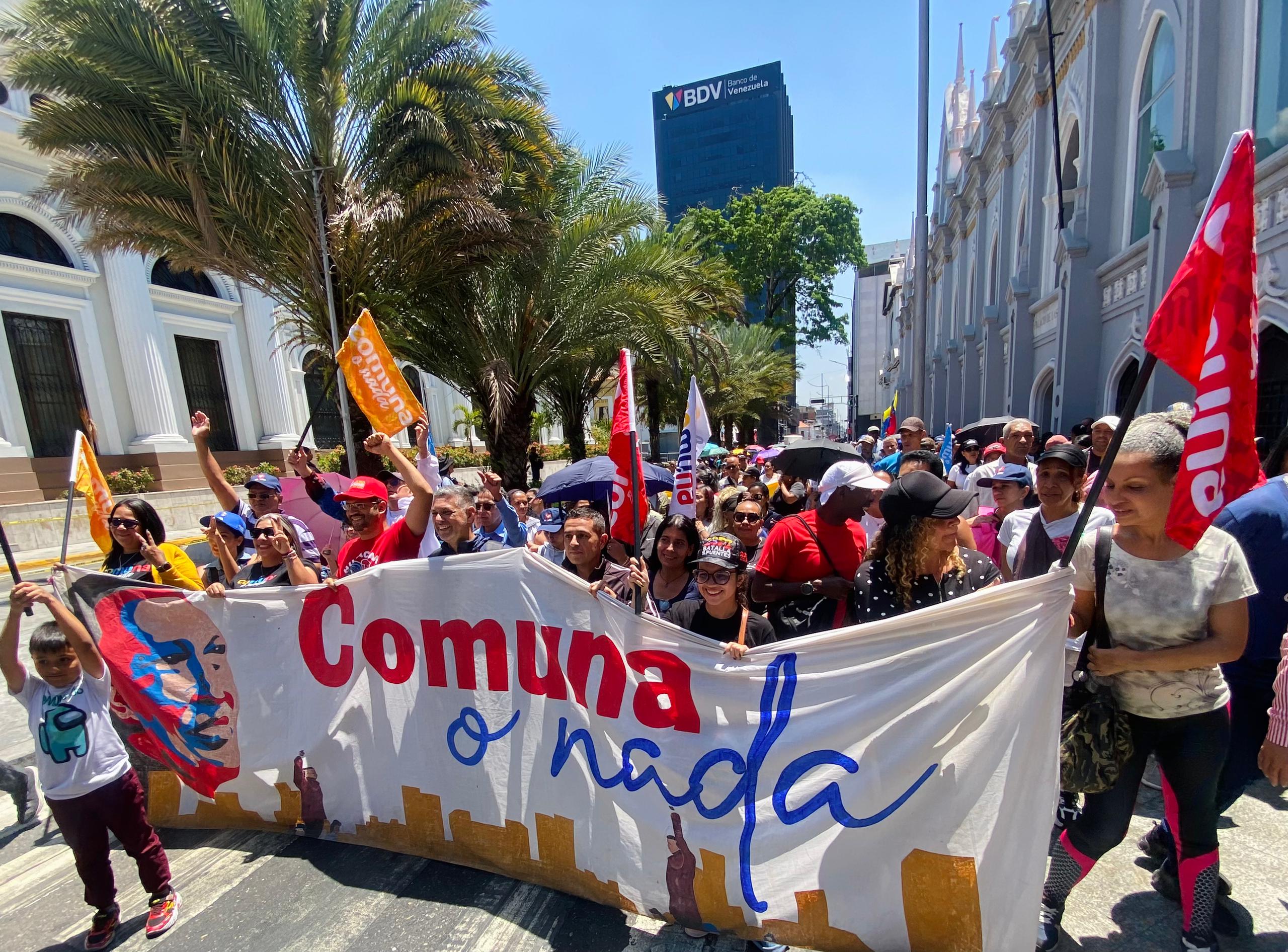 Pueblo venezolano toma las calles de Caracas para exigir el cese de ...